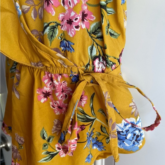 NWOT Golden Yellow Floral Spaghetti Strap V-Neck Ruffle Off The Shoulder Top - Picture 5 of 17